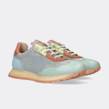 Sneakersy Hispanitas w pastelowych kolorach z przewiewną siateczką i akcentami skóry naturalnej.