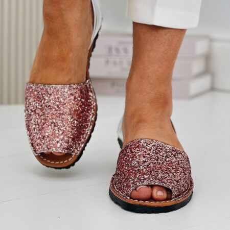 Buty Verano brokatowe – widok z przodu podczas chodzenia, połyskliwa faktura cholewki.
